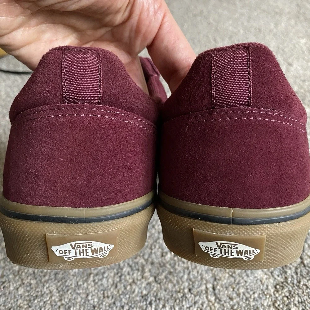 VANS Seldan Shoes Men Size 10 EU 43 Maroon Suede Low Top Skate Athletic